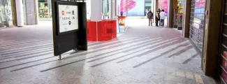Natuursteen vloeren voor winkelcentra en kantoren door Van Stokkum