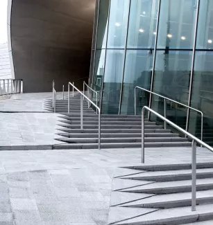 Trappen en vloeren voor stations