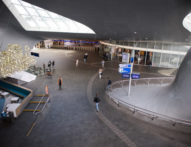 Natuursteen voor stations