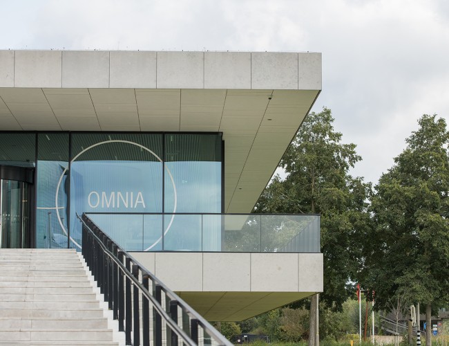 Natuursteen trappen en gevels van Van Stokkum