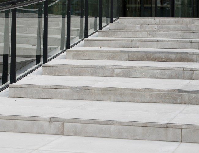 Natuursteen trappen van Van Stokkum