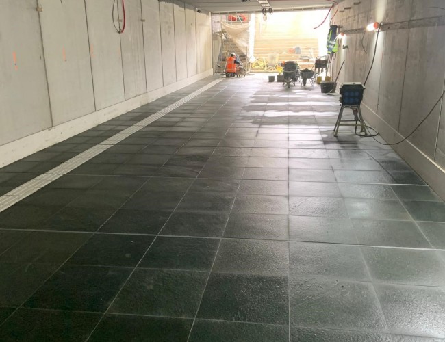 Natuursteenprojecten voor Stations door Van Stokkum