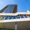 Ronde en gebogen natuursteen gevelbeklding